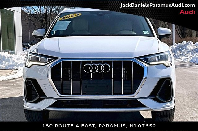 Used 2023 Audi Q3 2.0T Premium w/ Convenience Package image 3