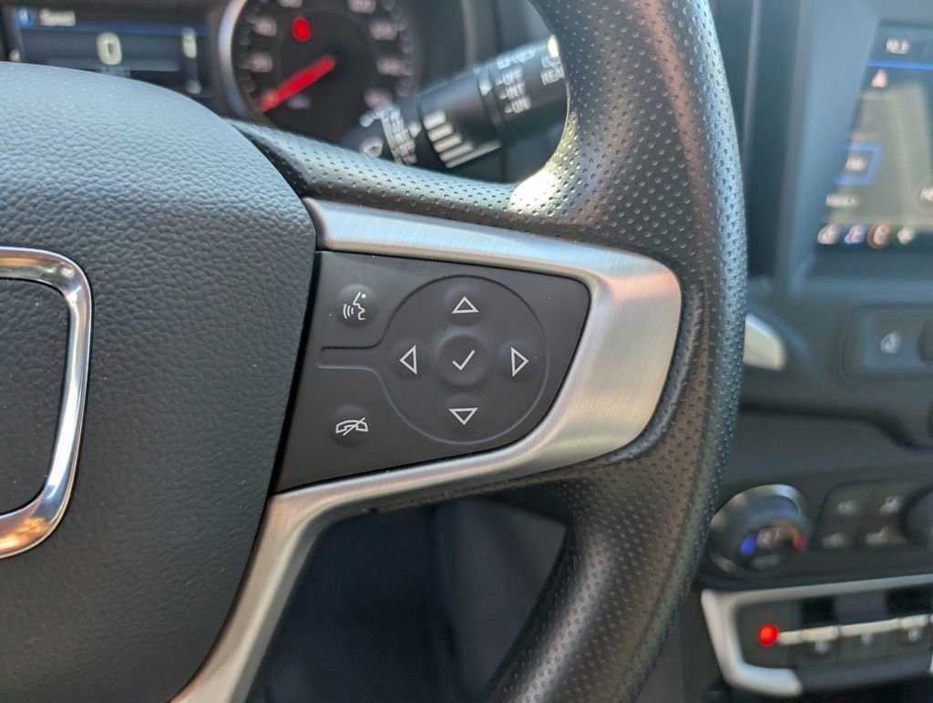 Used 2024 GMC Terrain SLE w/ Driver Convenience Package image 18