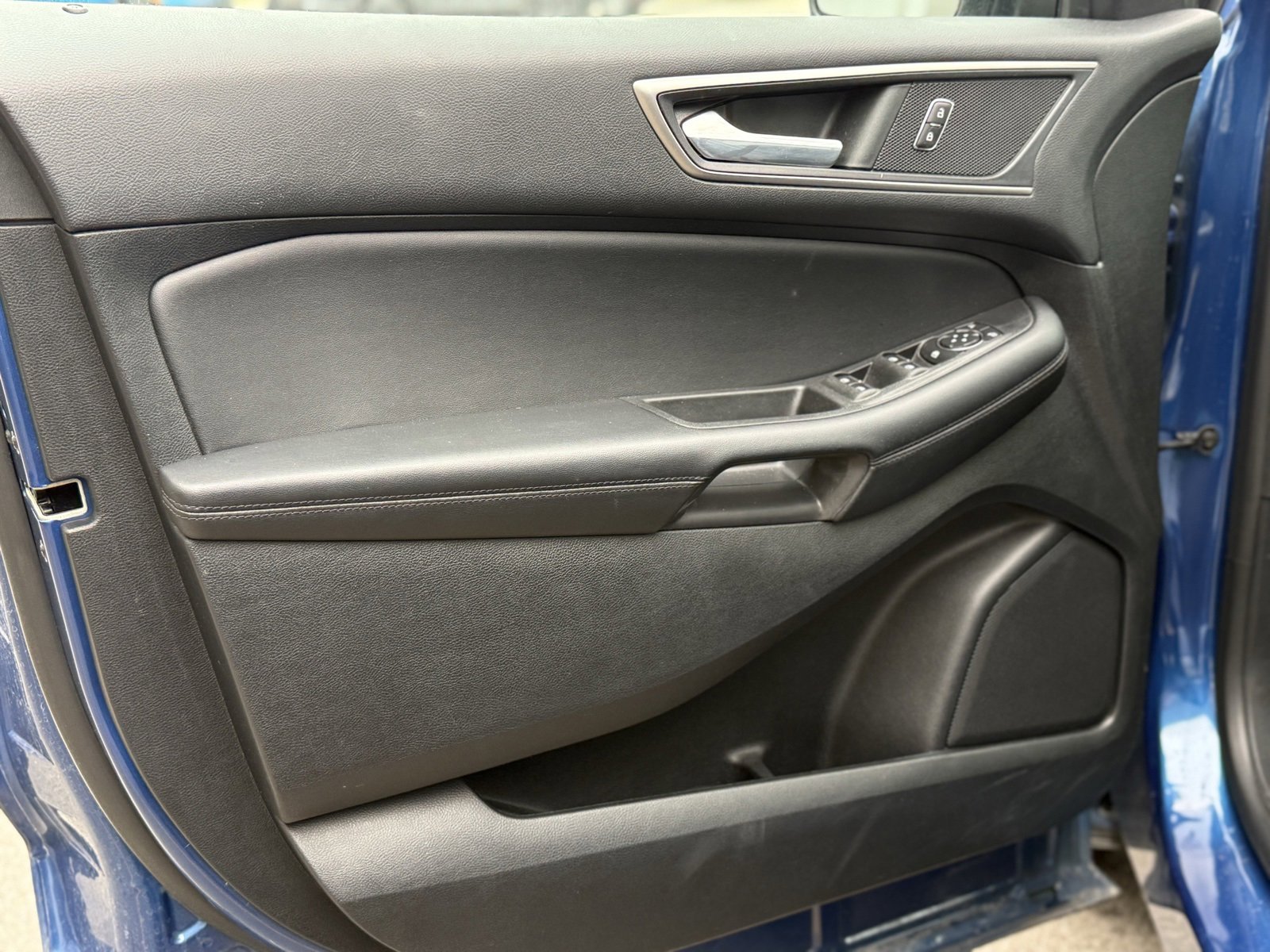 Used 2022 Ford Edge SEL image 10