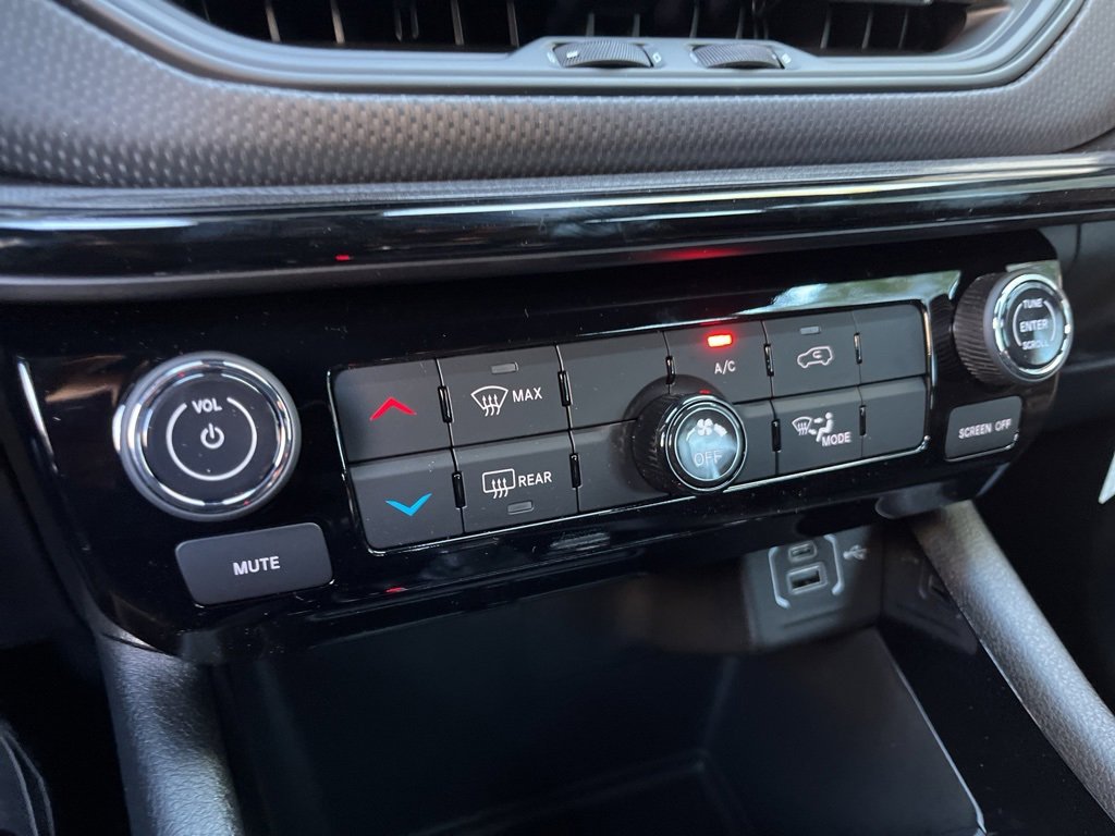 New 2026 Jeep Compass Latitude image 34