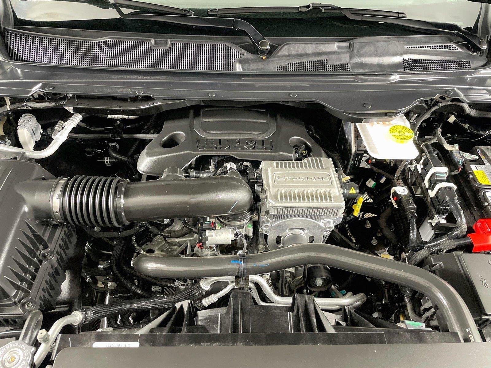 Used 2026 RAM 1500 Laramie w/ Advanced Safety Group II AWD/4WD image 33