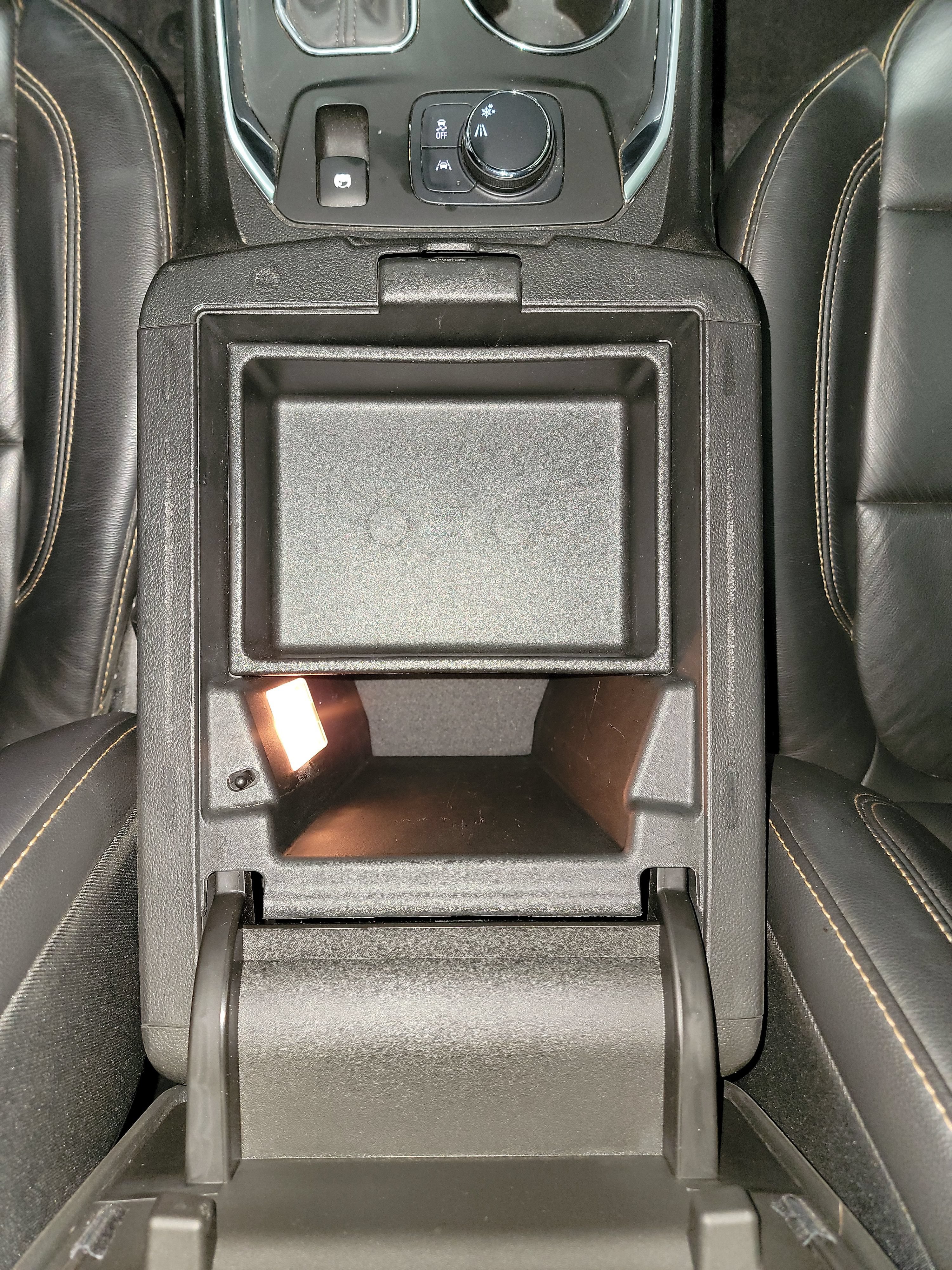 Used 2020 Chevrolet Traverse RS FWD image 28