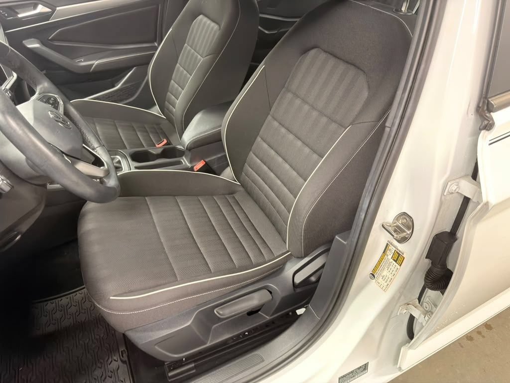 Used 2023 Volkswagen Jetta Sport FWD image 31