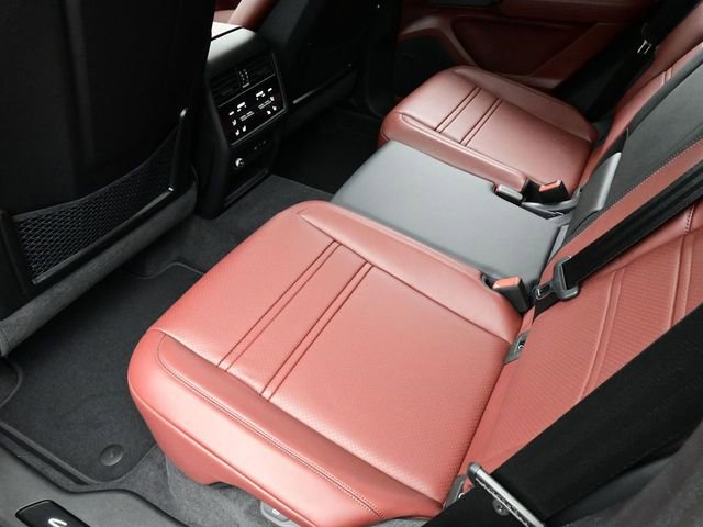 New 2026 Porsche Cayenne GTS image 15