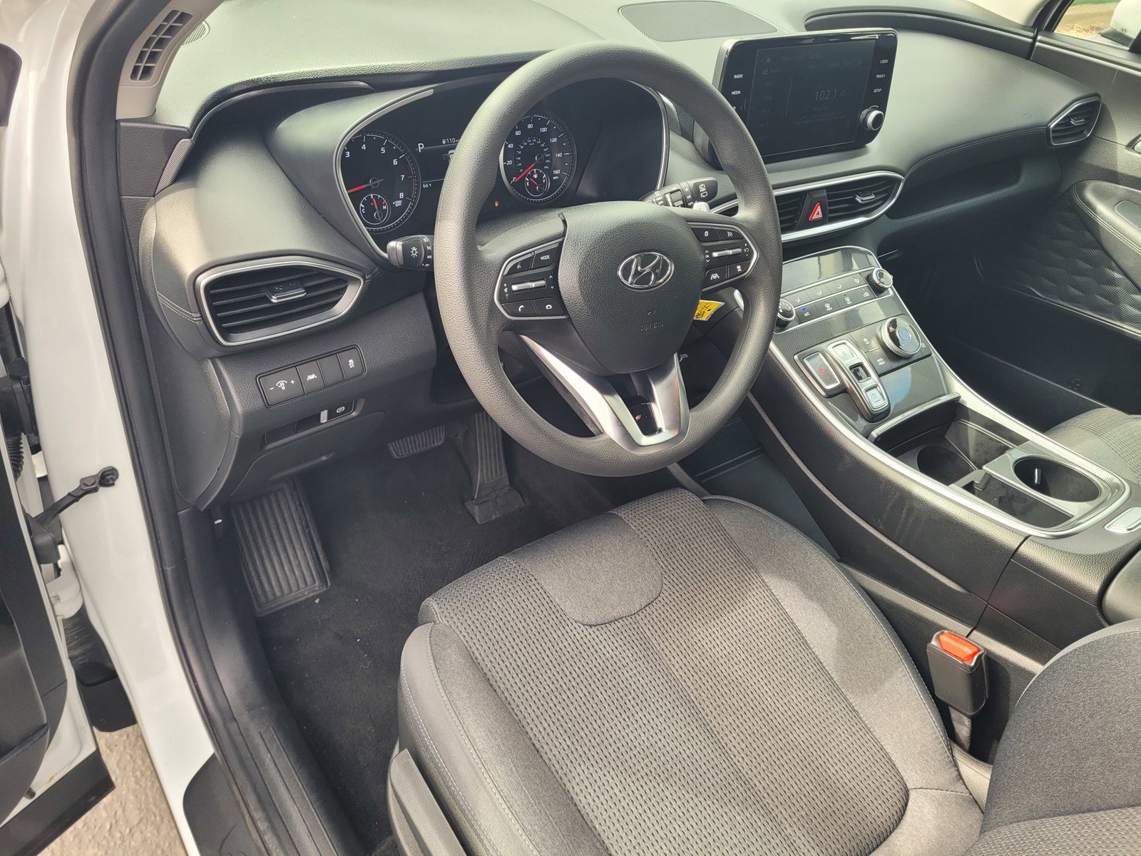 Used 2022 Hyundai Santa Fe SE image 11