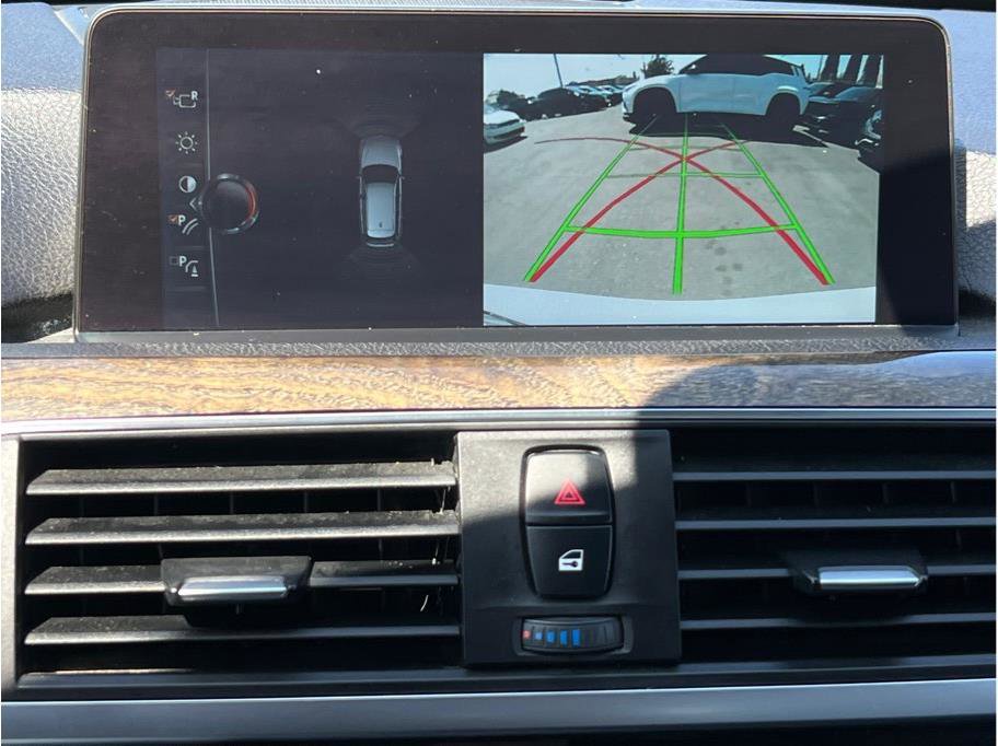 Used 2017 BMW 330i xDrive Wagon image 12