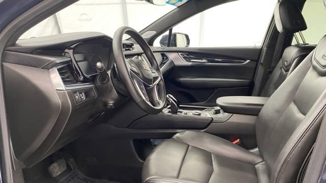 Used 2025 Cadillac XT5 Premium Luxury image 11