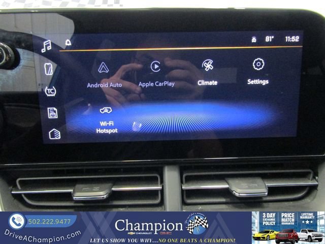 Used 2025 Chevrolet Trax LT FWD image 4