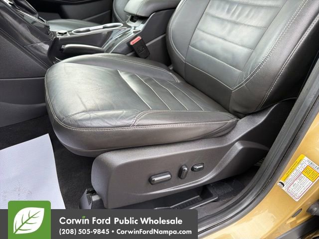Used 2015 Ford Escape Titanium w/ Canadian Touring Package image 26