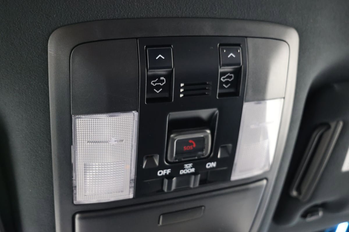 Used 2023 Lexus GX 460 Premium w/ Accessory Package AWD/4WD image 59