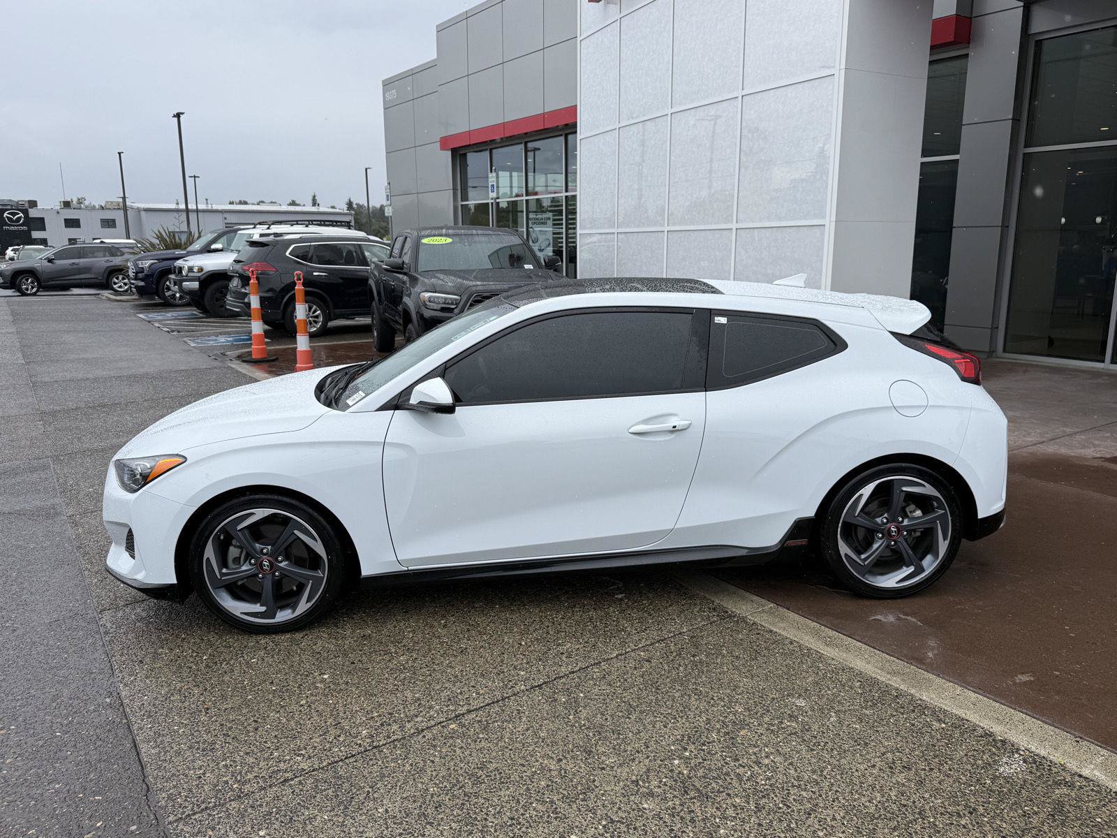 Used 2020 Hyundai Veloster Turbo FWD image 3