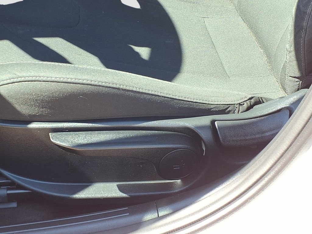 Used 2023 Hyundai Elantra SEL image 20