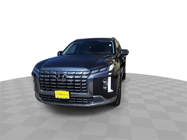 Used 2024 Hyundai Palisade Calligraphy image 3
