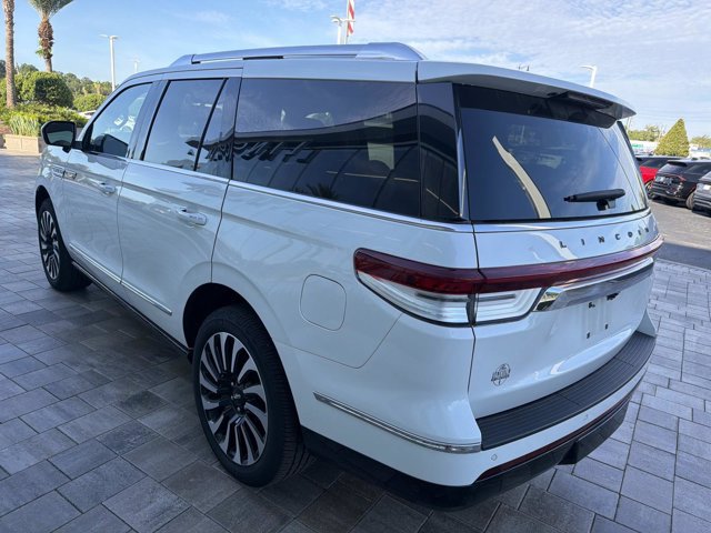 Certified 2024 Lincoln Navigator Black Label AWD/4WD image 4
