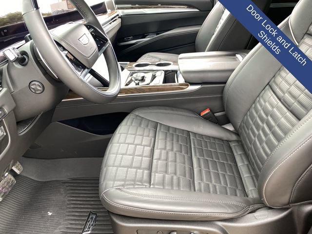 Used 2026 Cadillac Escalade Platinum Sport w/ LPO, ONYX Package AWD/4WD image 25
