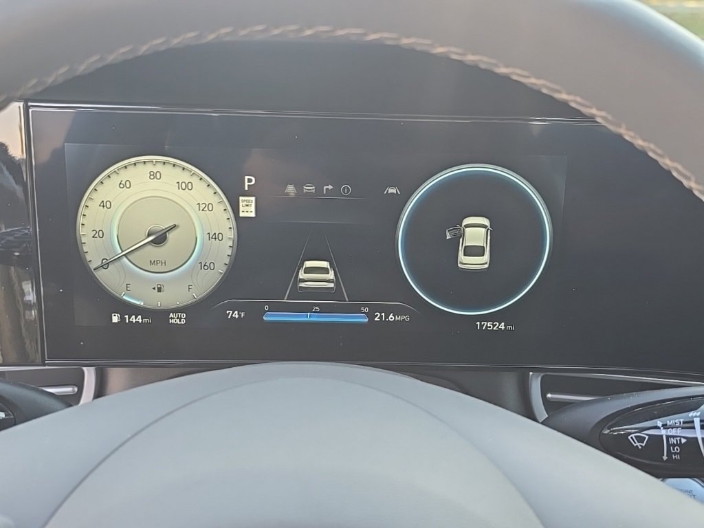 Used 2025 Hyundai Elantra SEL image 19