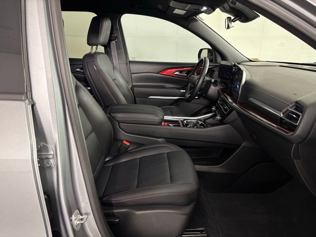 Used 2025 Chevrolet Traverse Z71 w/ Driver Confidence Package AWD/4WD image 49