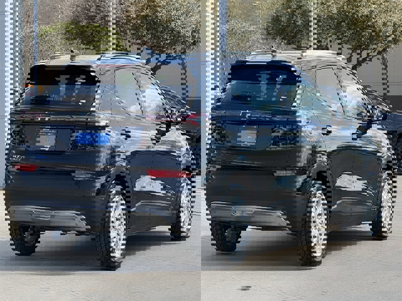 Certified 2023 Chevrolet Bolt EUV LT w/ Comfort Package image 4