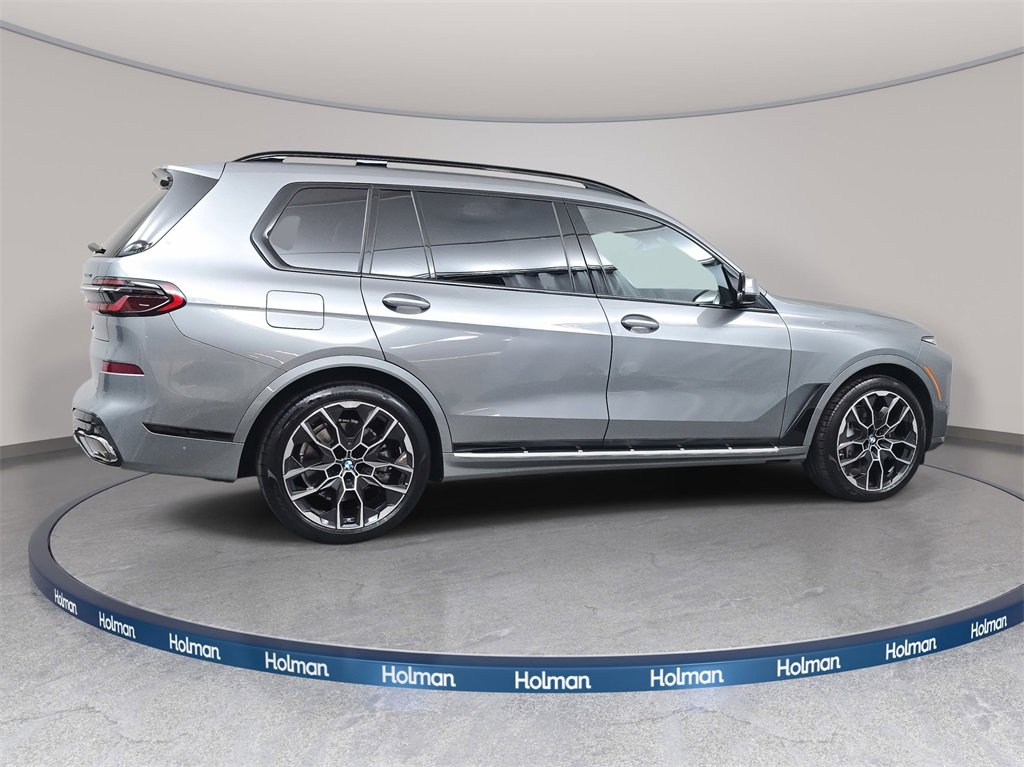 Used 2025 BMW X7 xDrive40i w/ M Sport Package image 5