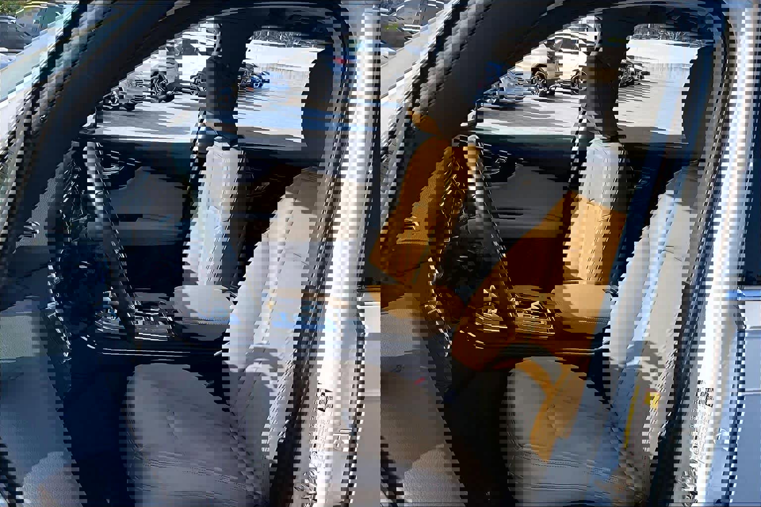 Used 2022 Audi Q7 Premium Plus w/ Premium Plus Package image 8