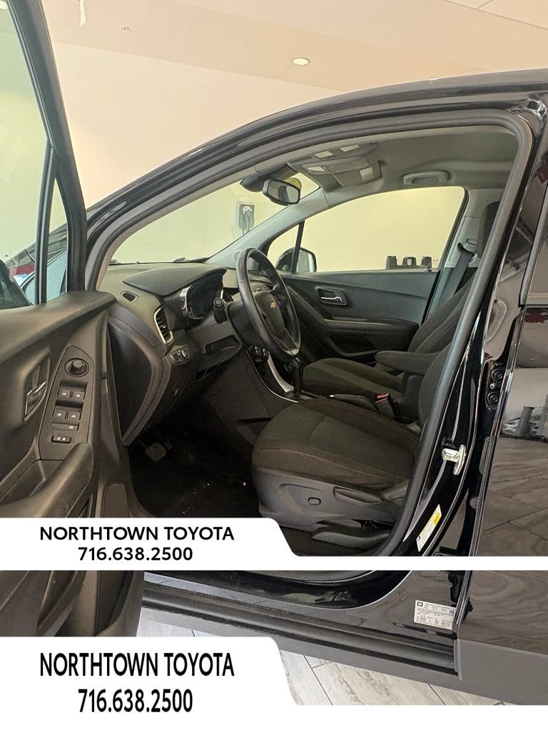 Used 2020 Chevrolet Trax LS w/ Tint and Cruise Package FWD image 11