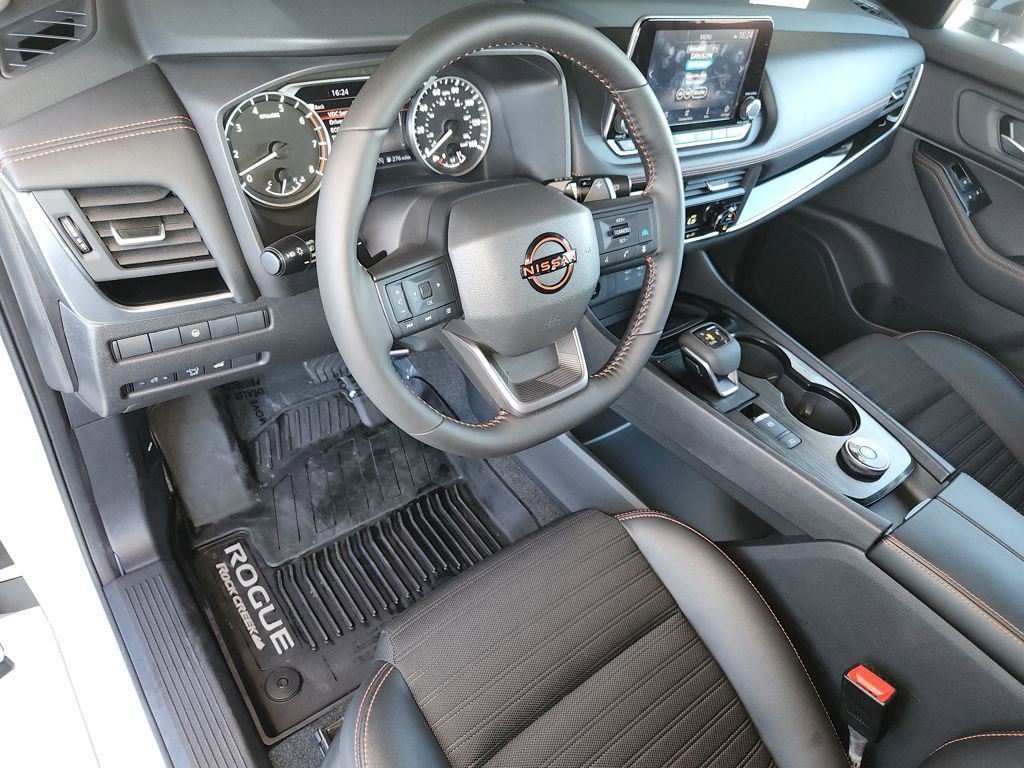 Certified 2025 Nissan Rogue SV image 11