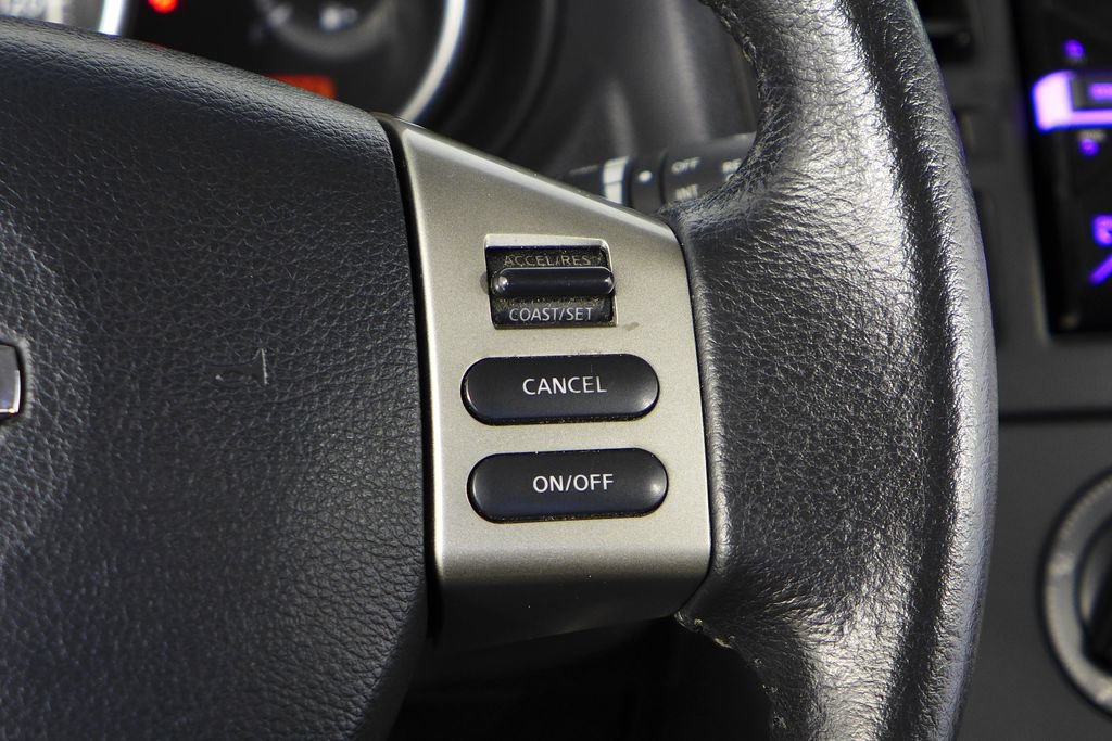 Used 2012 Nissan Versa Hatchback w/ SL Navigation Pkg FWD image 27