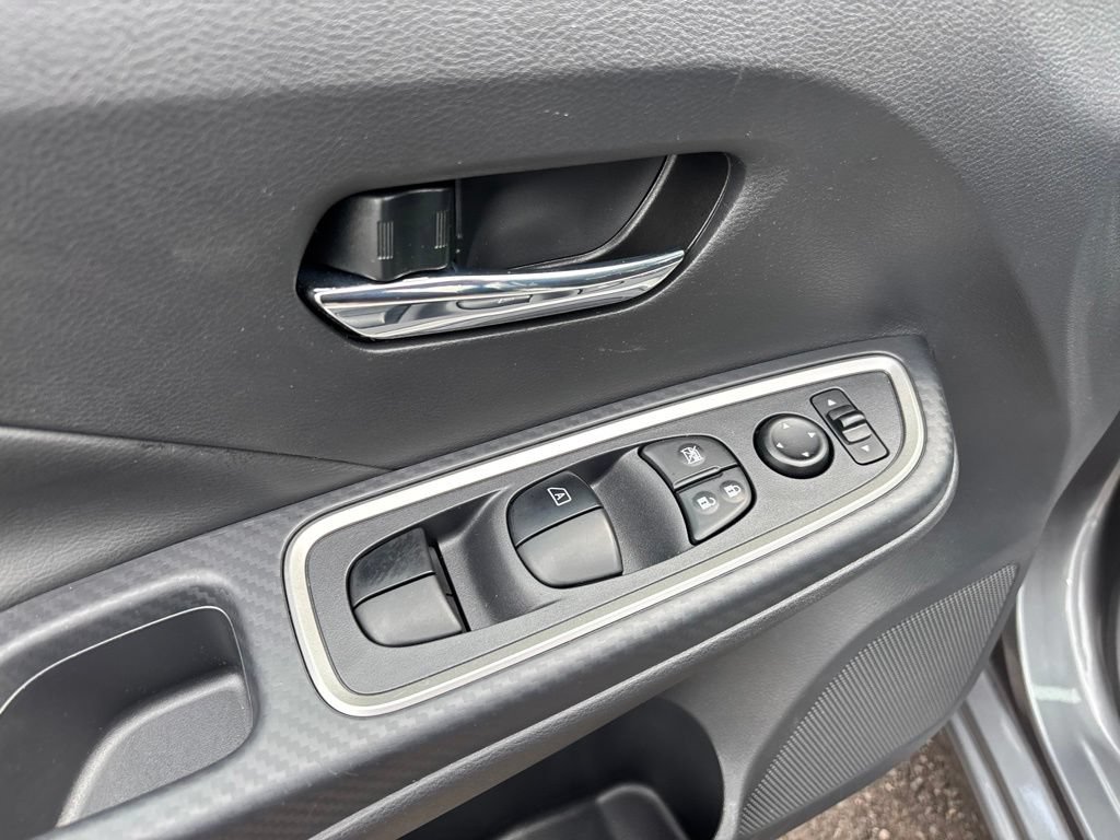 Certified 2025 Nissan Versa SR w/ Trunk Package FWD image 17