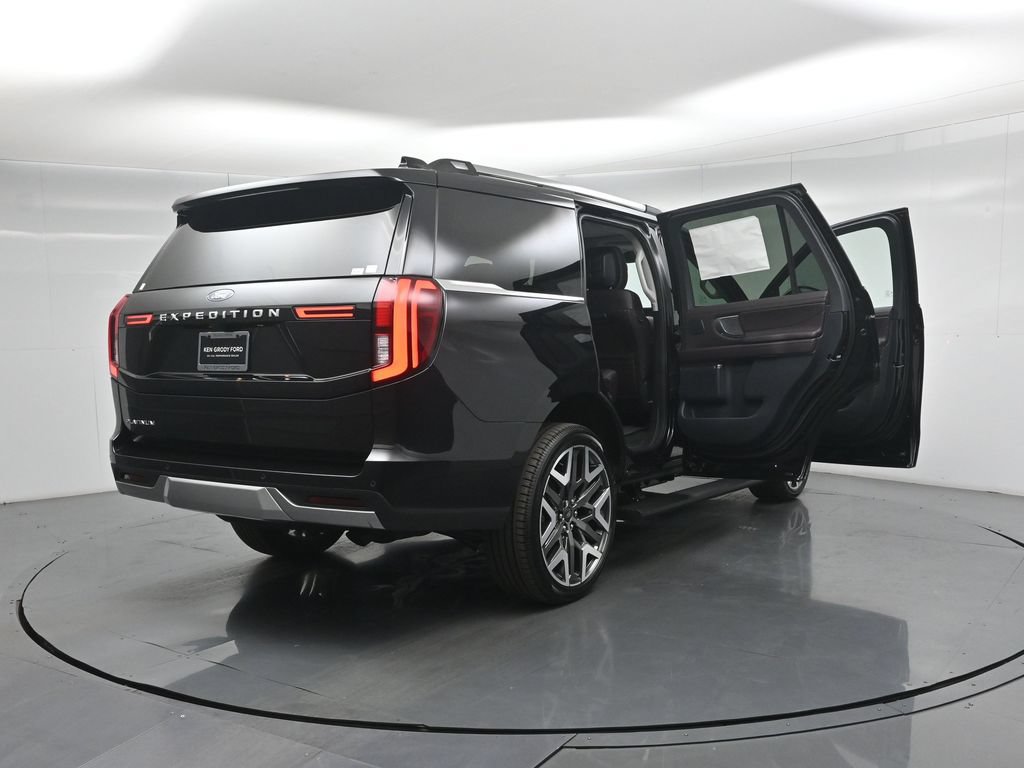 New 2026 Ford Expedition Platinum w/ Platinum Ultimate Package AWD/4WD image 4