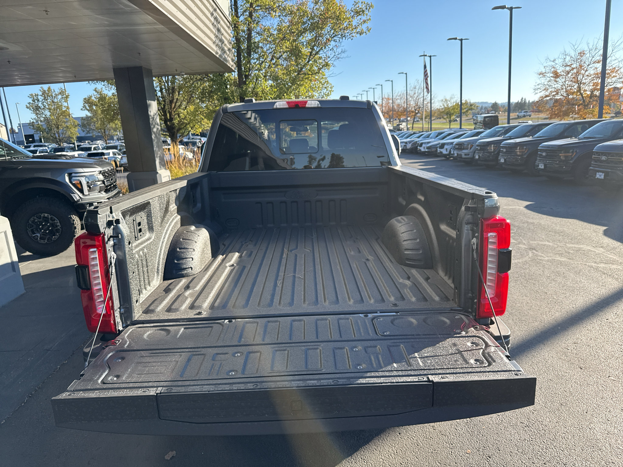 New 2027 Ford F250 Lariat w/ Black Appearance Package AWD/4WD image 7