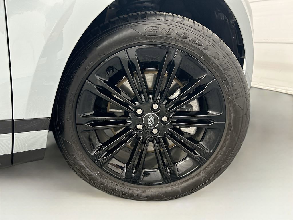 Certified 2025 Land Rover Range Rover Evoque S image 31