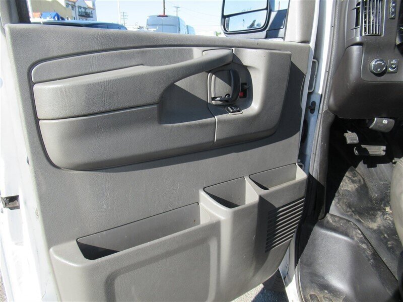 Used 2014 Chevrolet Express 2500 RWD image 14