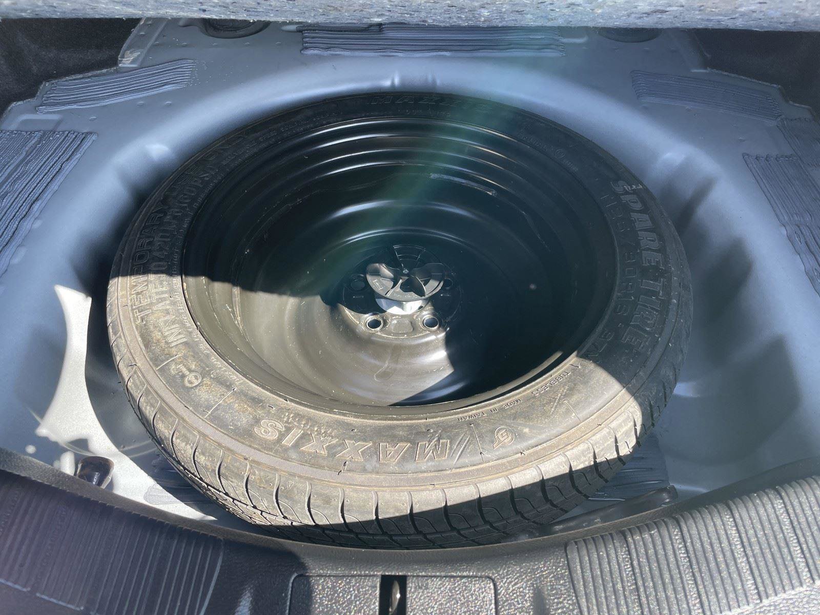 Used 2020 Ford Fusion SEL image 37