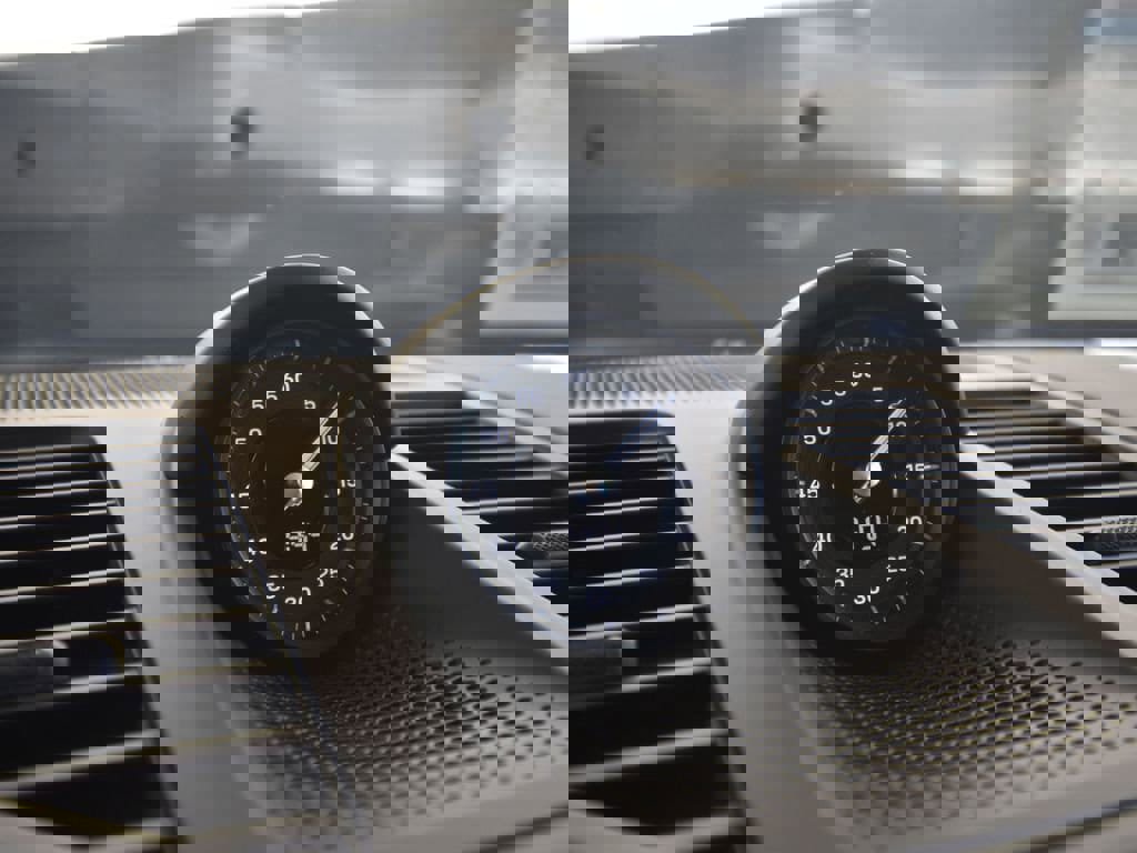 New 2025 Porsche Panamera 4 image 36