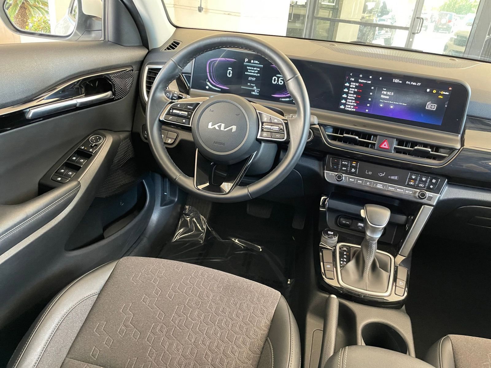 Used 2025 Kia Seltos S FWD image 35