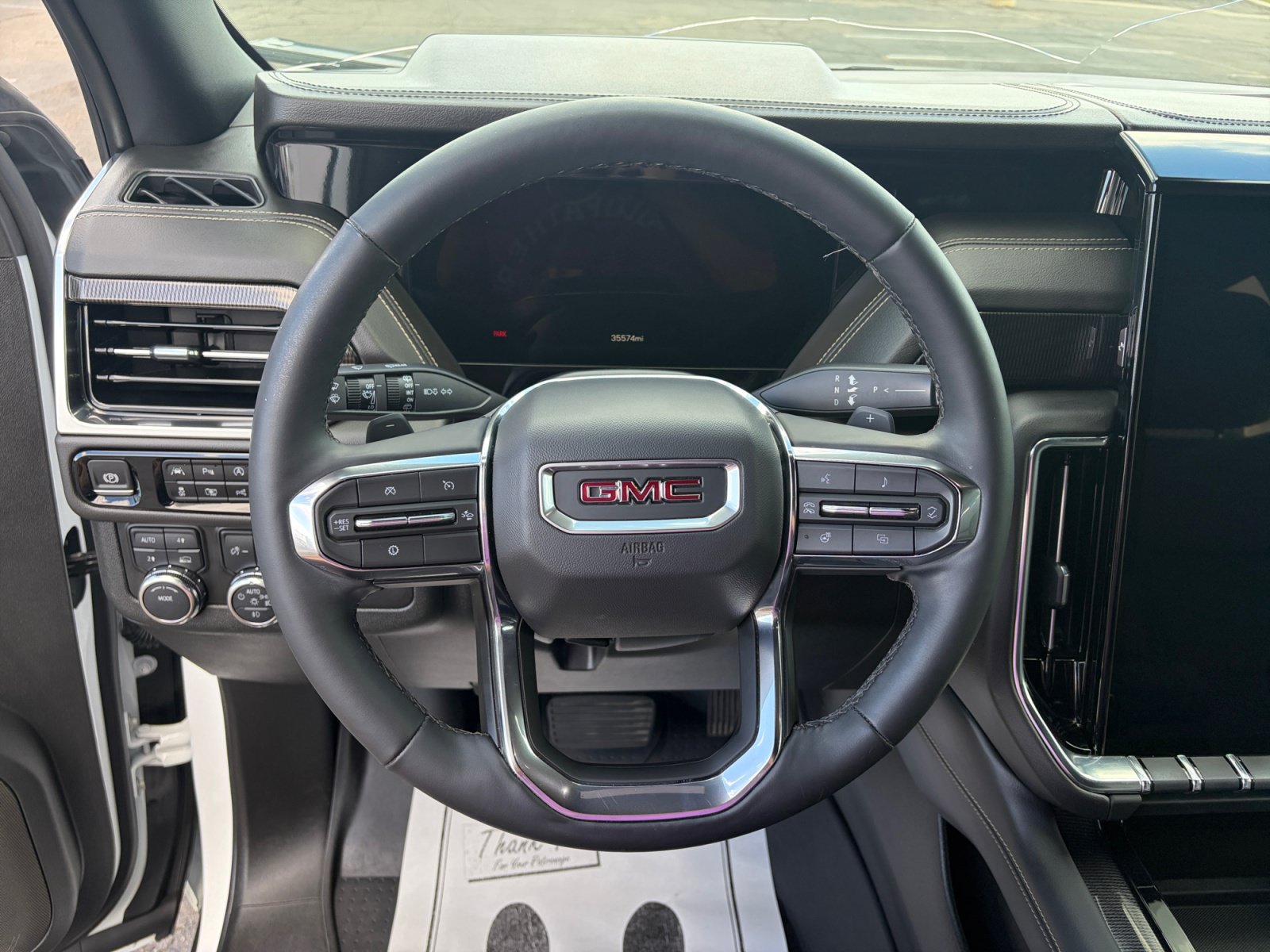 Used 2025 GMC Yukon Elevation AWD/4WD image 9