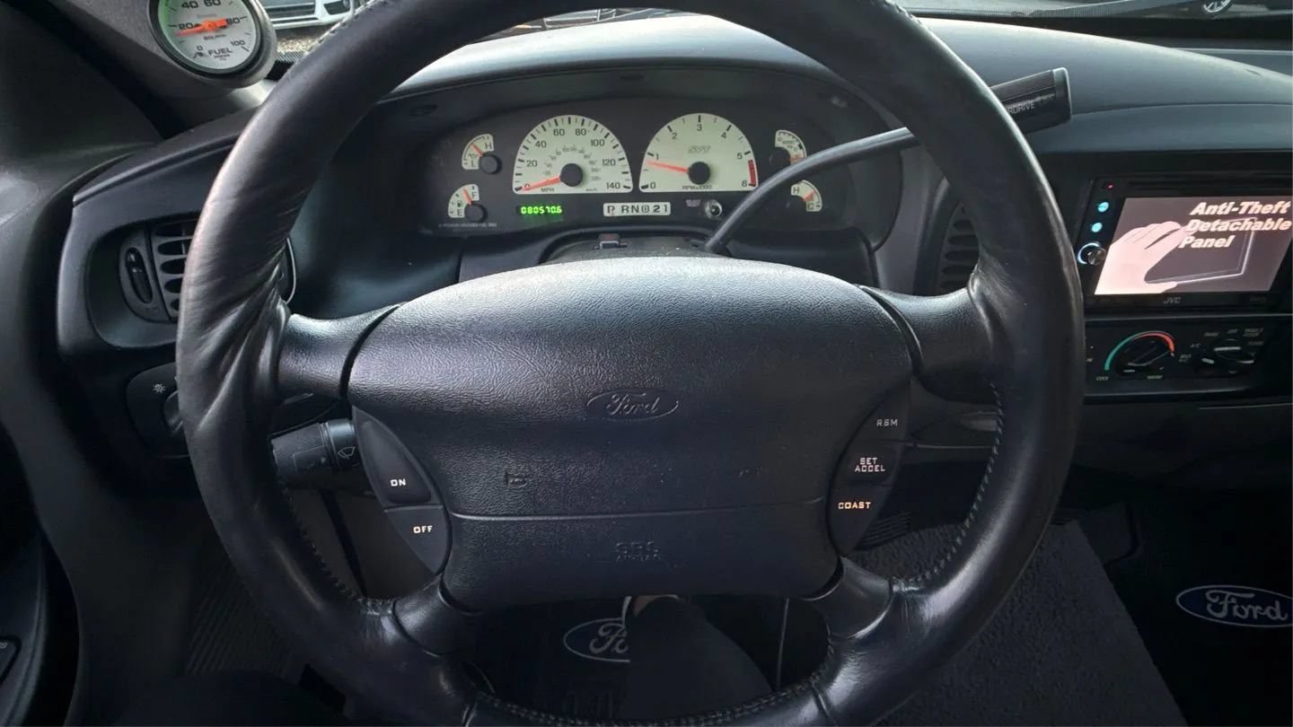 Used 2001 Ford F150 Lightning RWD image 24