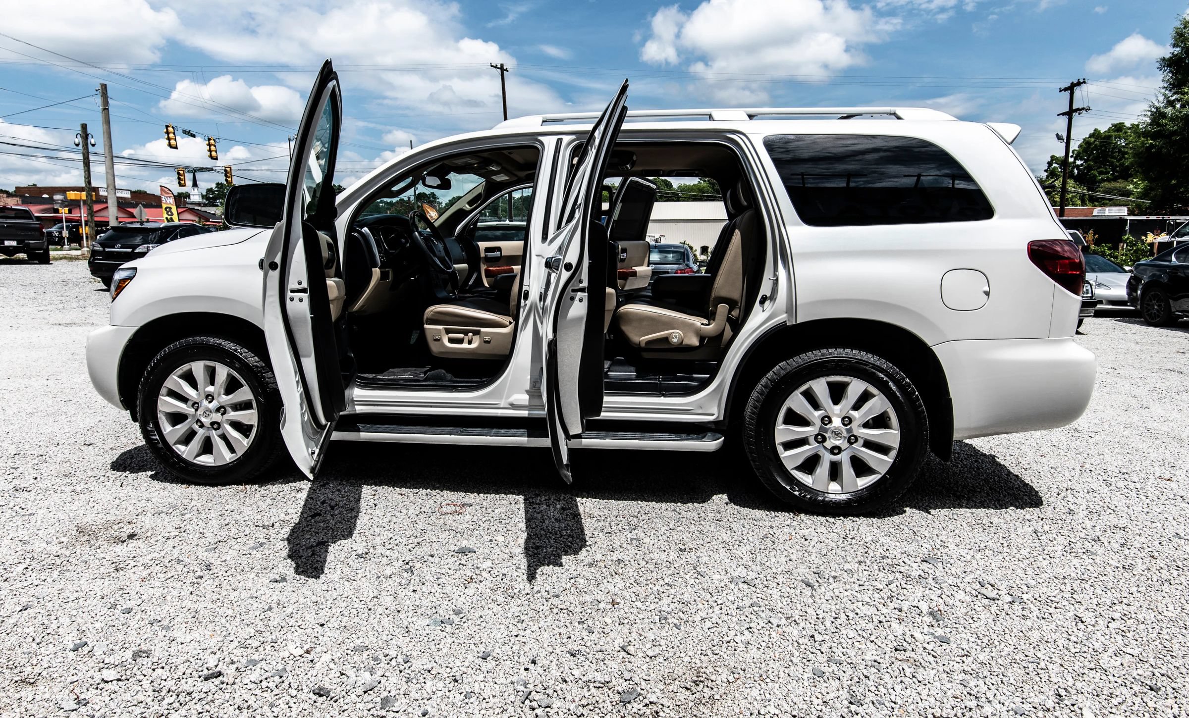 Used 2020 Toyota Sequoia Platinum RWD image 18
