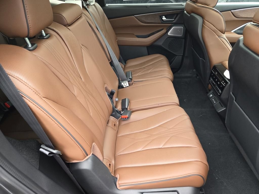 New 2026 Acura MDX w/ Advance Package AWD/4WD image 13