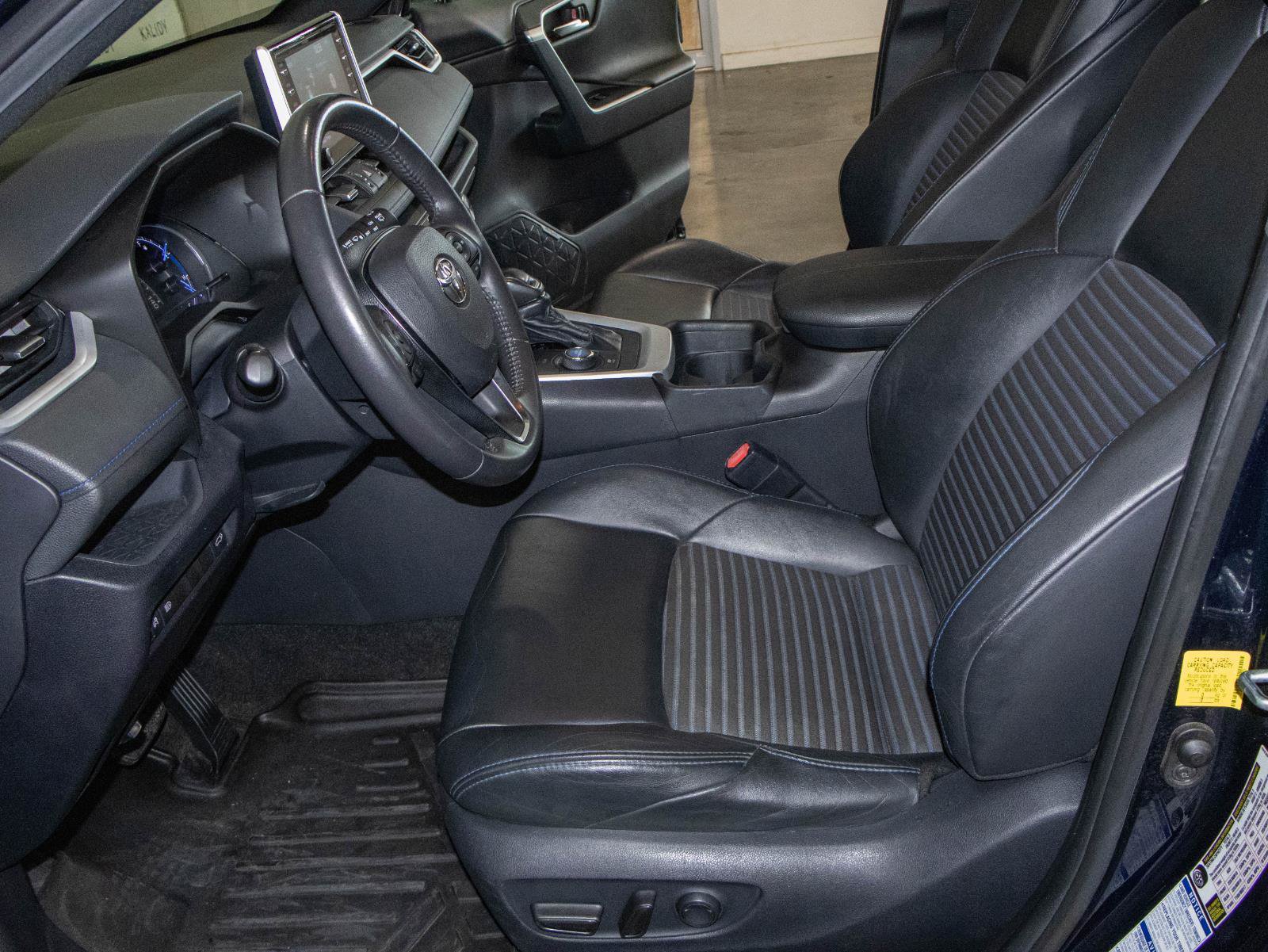 Used 2019 Toyota RAV4 XSE w/ Carpet Mat Package AWD/4WD image 7