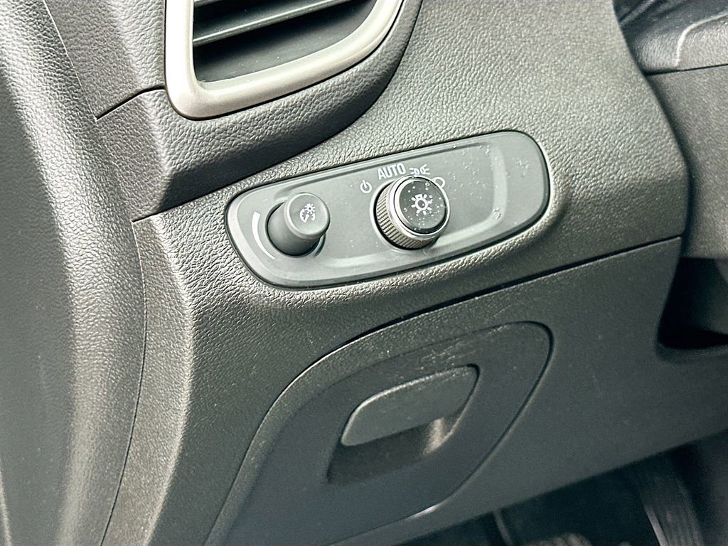 Used 2020 Chevrolet Trax LT w/ Driver Confidence Package image 10