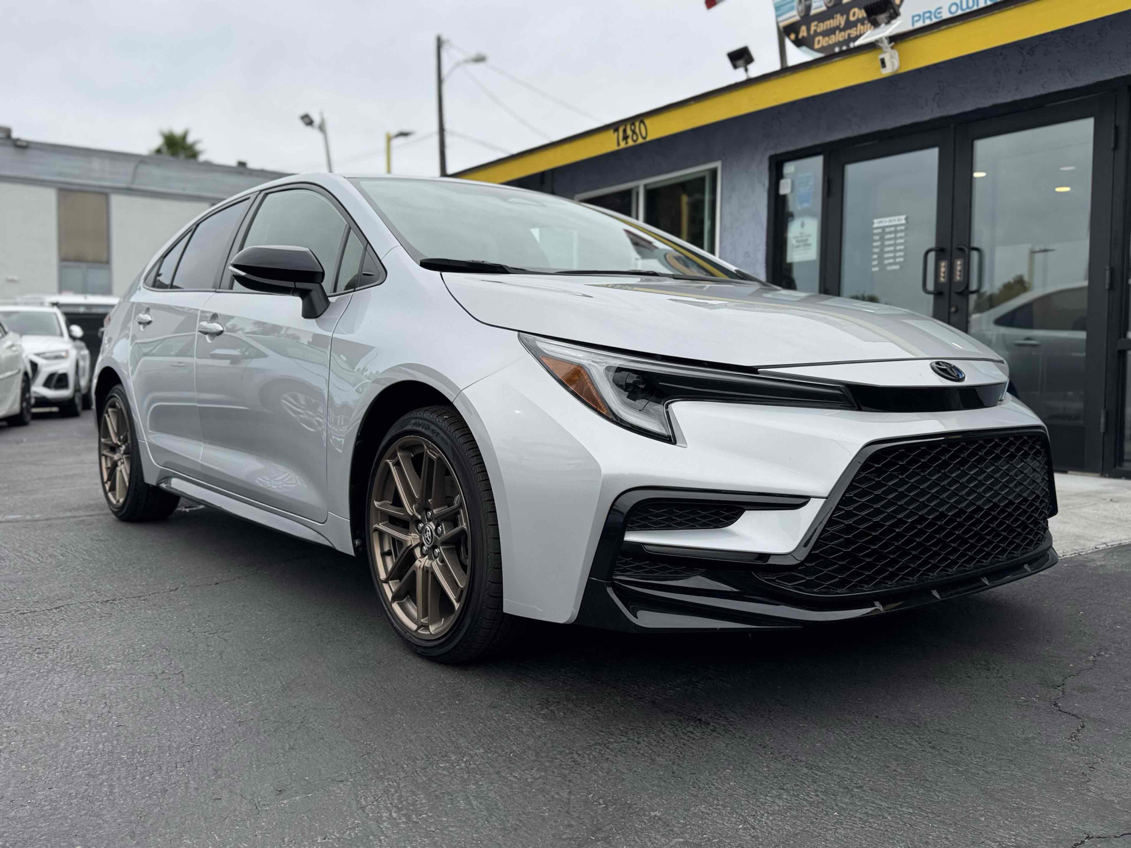 Used 2024 Toyota Corolla SE image 3