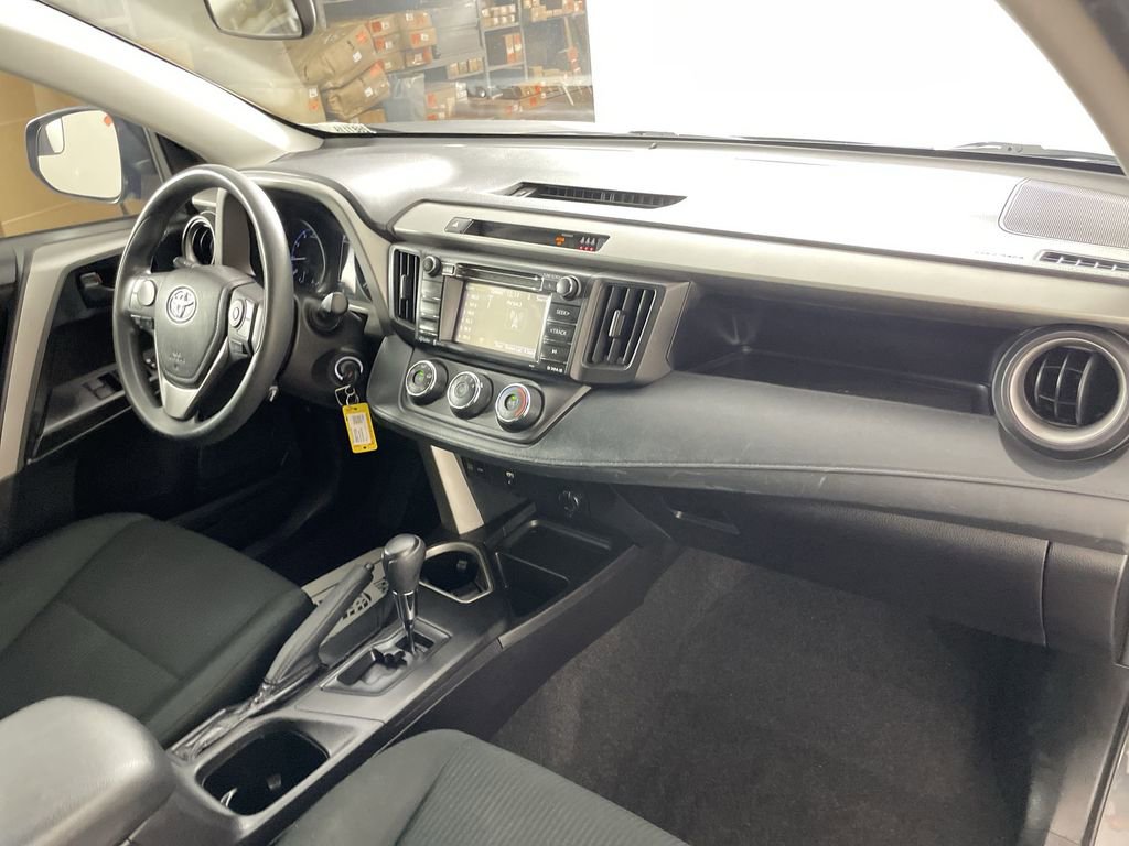 Used 2018 Toyota RAV4 LE w/ Carpet Mat Package image 26