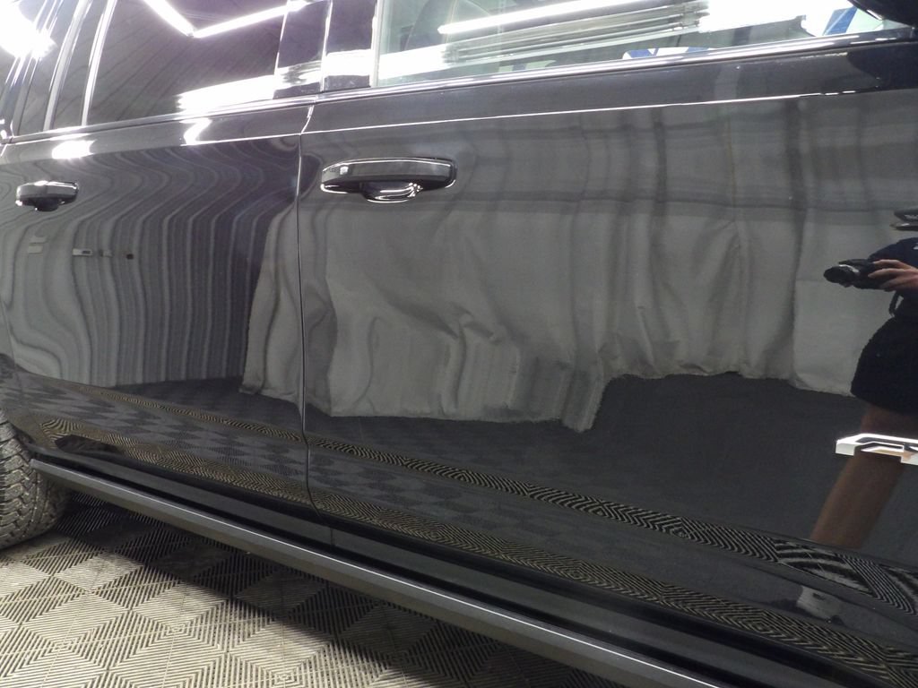Used 2025 GMC Yukon XL AT4 AWD/4WD image 33