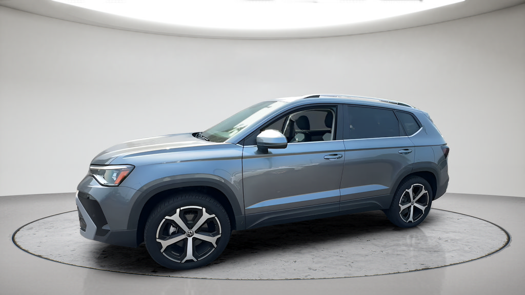 Used 2025 Volkswagen Taos SEL AWD/4WD image 12