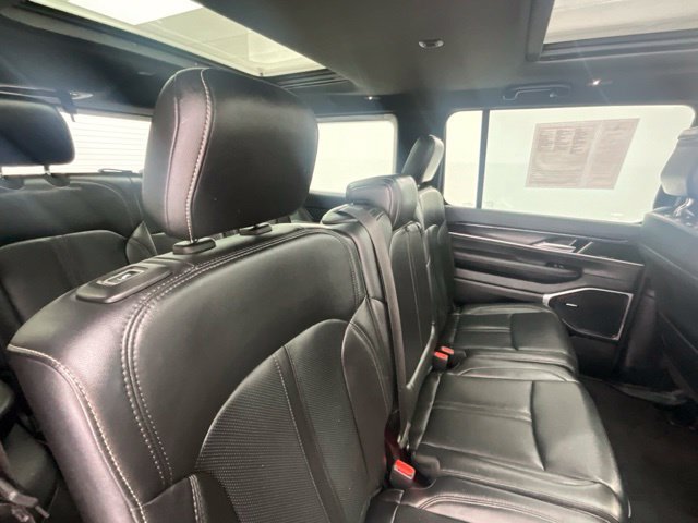 Used 2023 Jeep Wagoneer 4WD w/ Premium Group I image 22