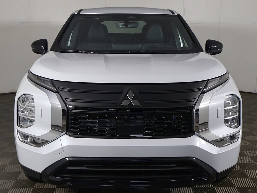 New 2026 Mitsubishi Outlander LE AWD/4WD image 11