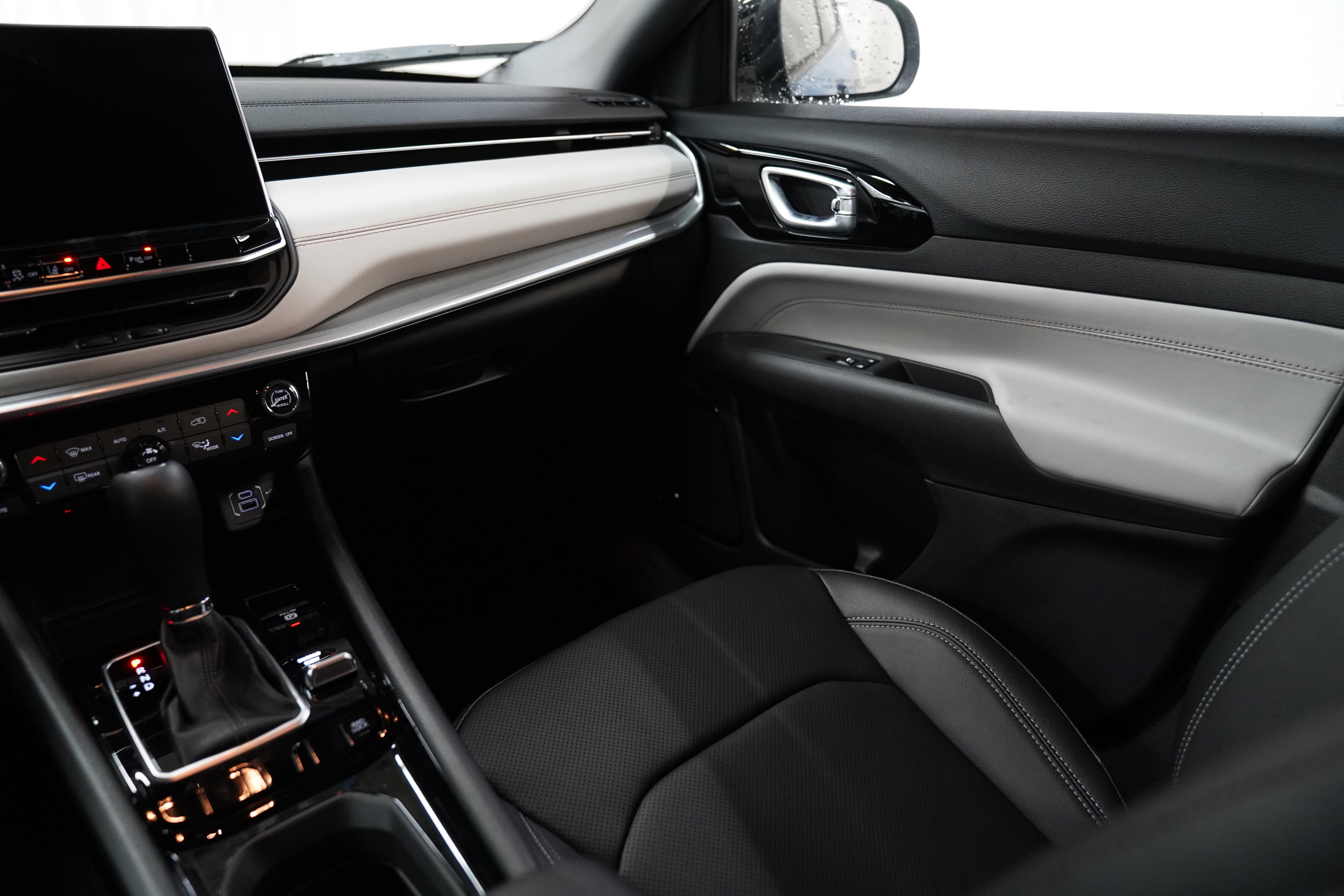 New 2025 Jeep Compass Limited w/ Elite Group image 13