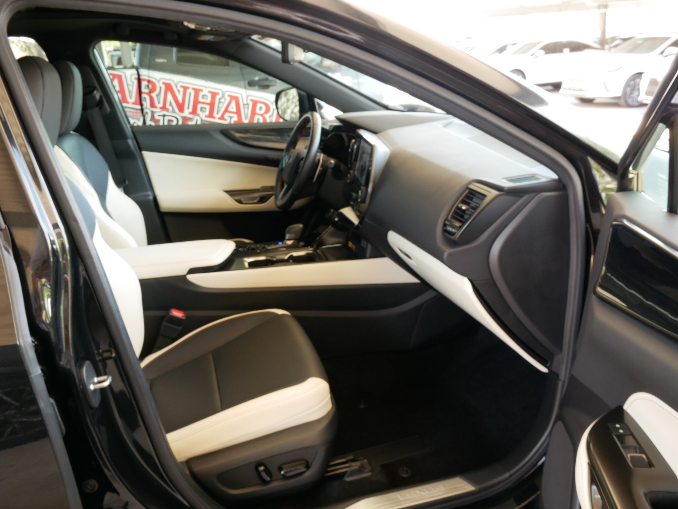 Used 2024 Lexus NX 350h AWD image 10