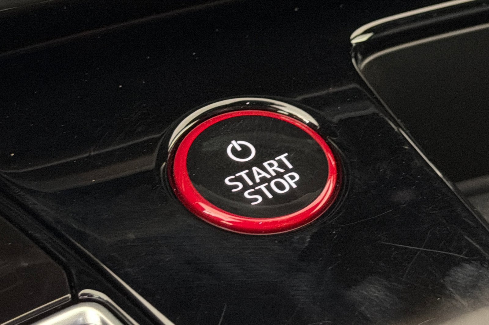 Used 2024 Audi e-tron GT Premium Plus image 21